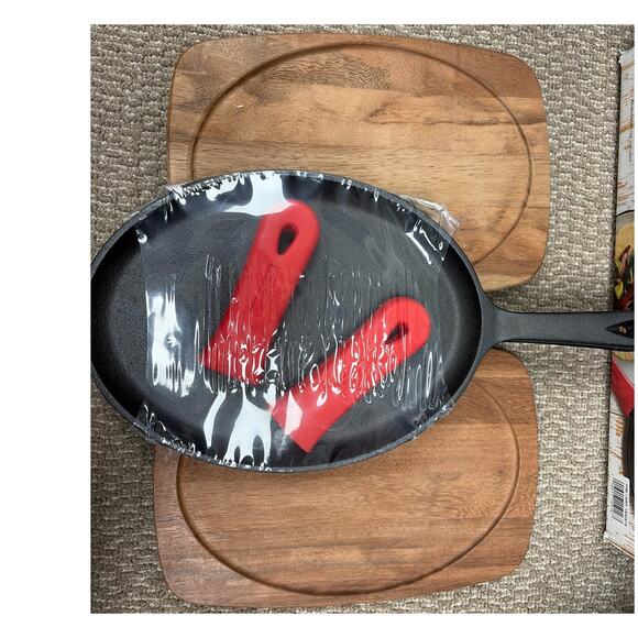 Tramontina Cast Iron Fajita Set - Picture 2 of 3